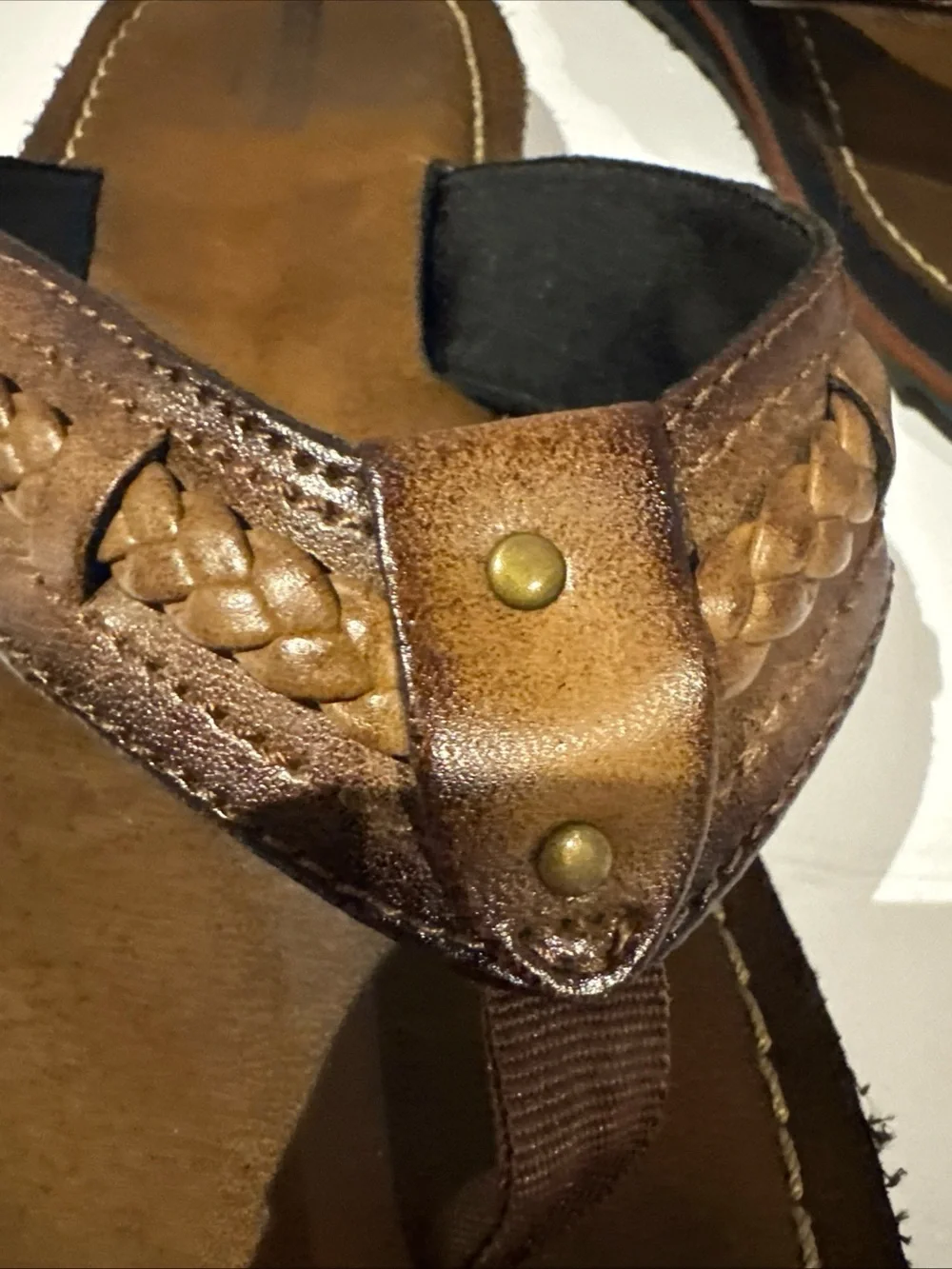 Clarks collection brown braided leather sandals slip-on flats women’s 7 37.5